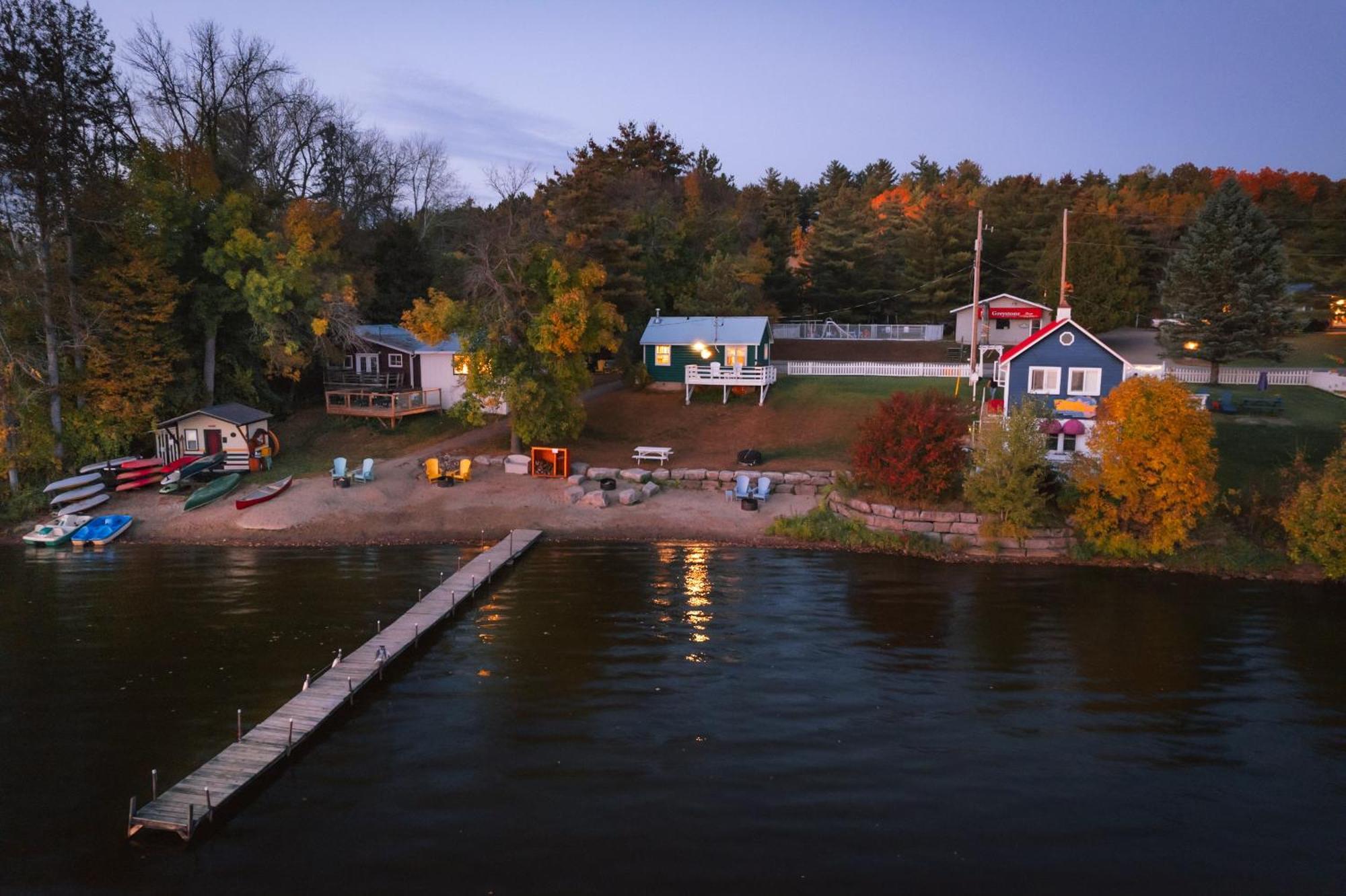 Greystone On Golden Lake Deacon Екстериор снимка