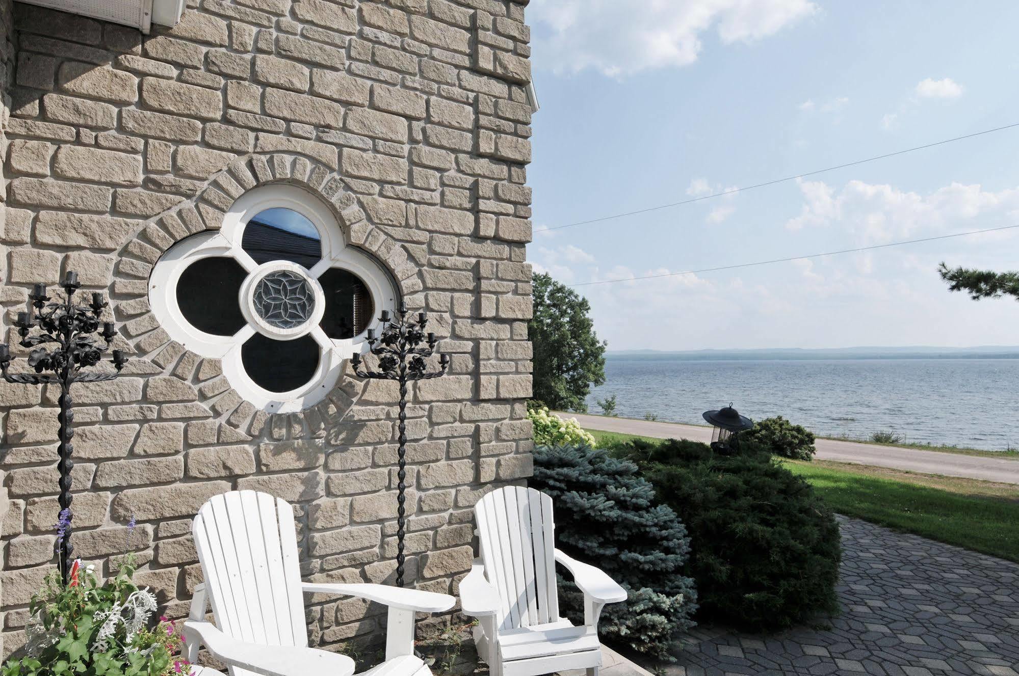 Greystone On Golden Lake Deacon Екстериор снимка