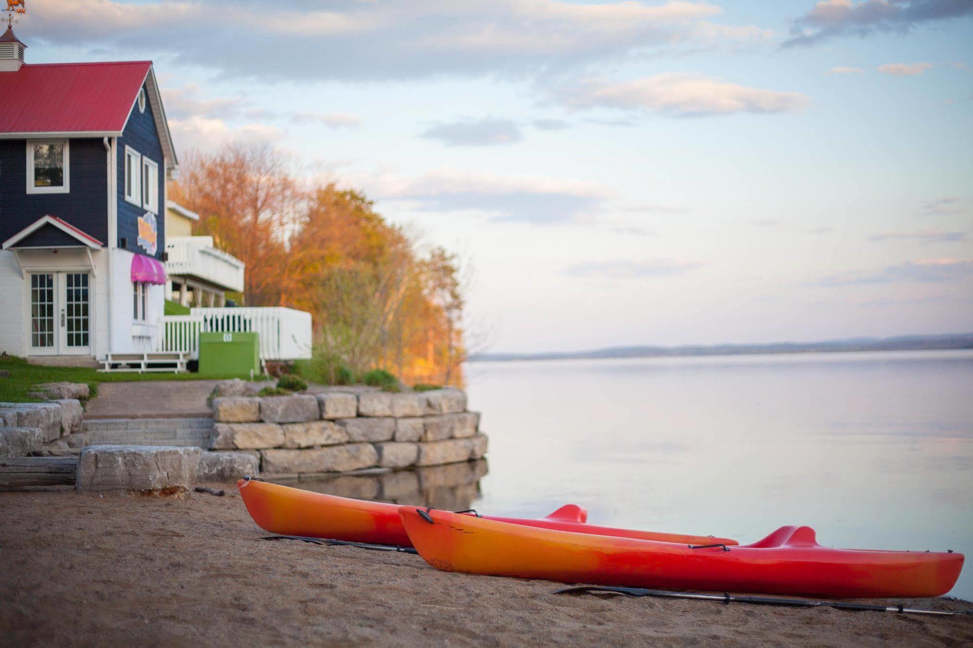 Greystone On Golden Lake Deacon Екстериор снимка